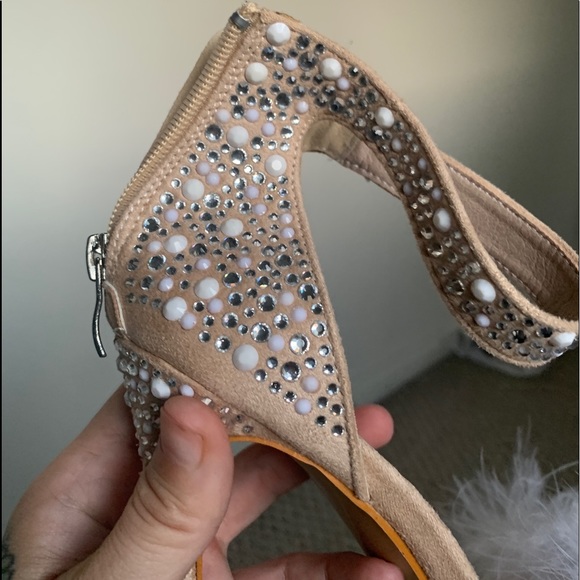 Rhinestones and fuzzy heels - Picture 4 of 5
